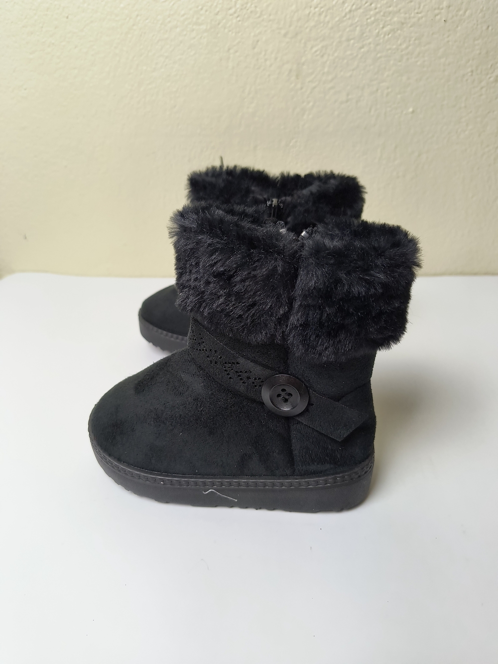 Revolution Baby Size 7 Black Faux-Fur Cuff Kids Boots